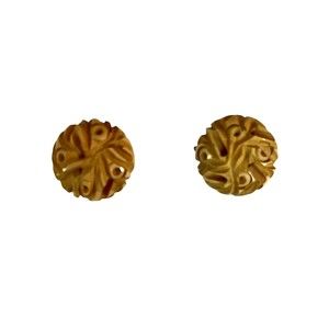 Bakelite vintage Tan Earrings Carved Screw back TESTED A1023